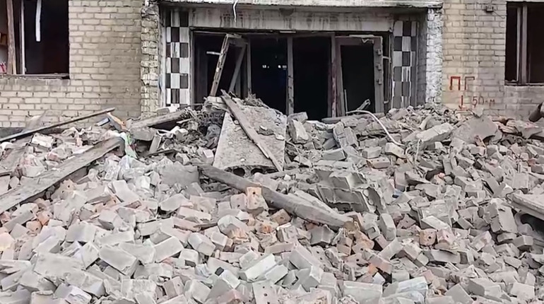 Переселенці з Лисичанська постраждали під час обстрілу Добропілля "шахедами". Що відомо