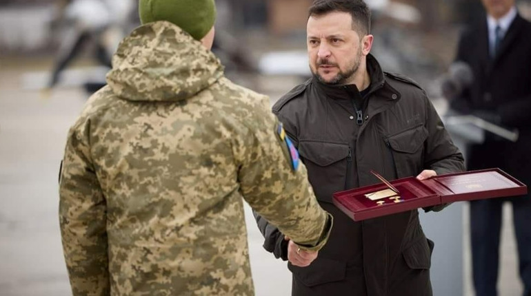 Президент Зеленський нагородив нашого земляка капітана Максима Данильчука орденом "Золота Зірка"