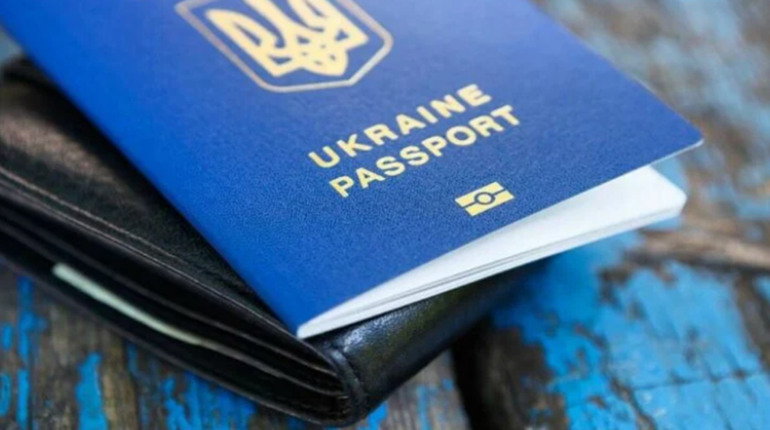 Тимчасове посвідчення замість паспорта громадянина України: кому видаватимуть нові документи