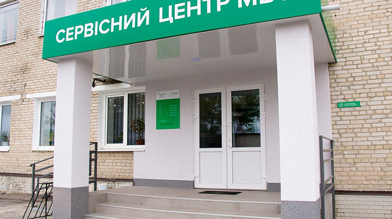 Гадячанам радять їхати складати екзамени на отримання посвідчення водія у Охтирку