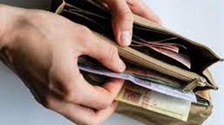Ринок праці на Старокостянтинівщині: кого шукають роботодавці та яку зарплату пропонують