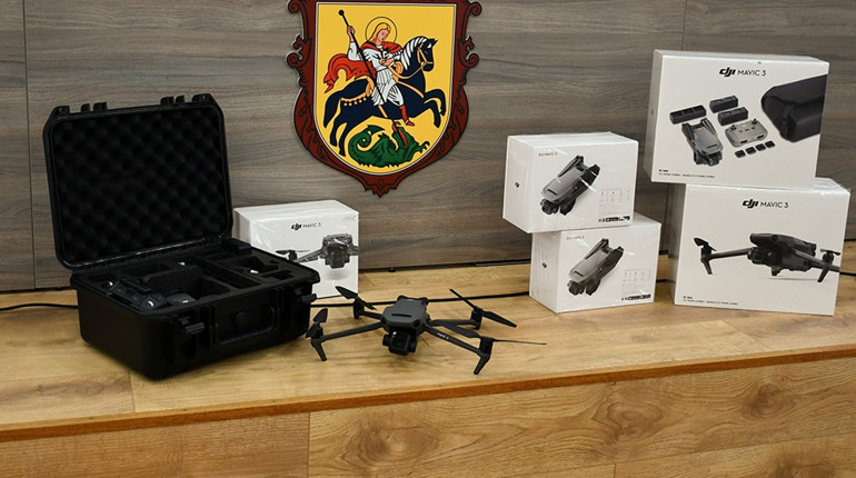 НІЖИНСЬКА ГРОМАДА ПЕРЕДАЛА ЩЕ ШІСТЬ КВАДРОКОПТЕРІВ MAVIC НАШИМ ЗАХИСНИКАМ