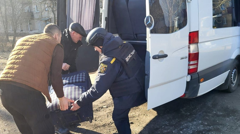 Евакуація з Торецька 7 березня. Місця де переселенці можуть отримати безплатне тимчасове житло