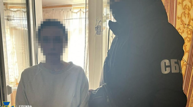 СБУ викрила колаборантку, яка займалась примусовою «паспортизацією» під час окупації Херсона