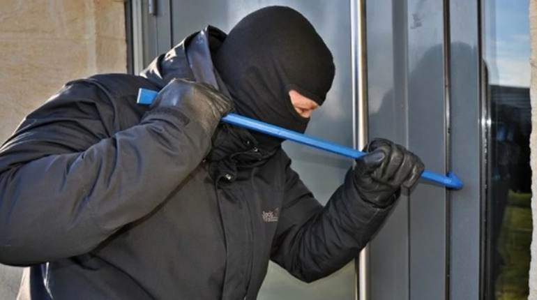 За крадіжку з сільського магазину засудили учня з Киселева і жителя Борівців до умовних термінів
