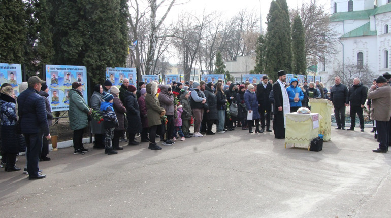У Ніжині встановили меморіальні стенди. Увіковічнено памʼять ще 18 загиблих Героїв