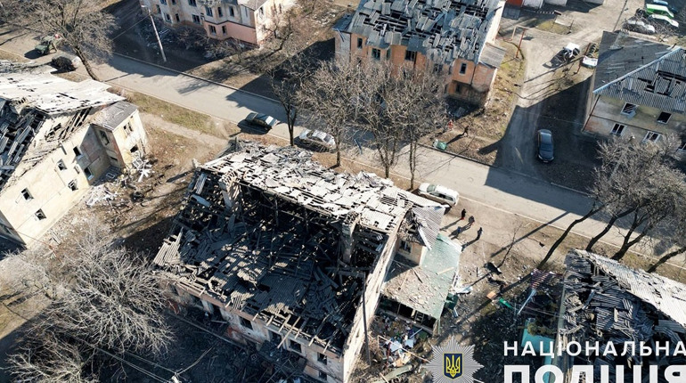 Вибухи у Покровському районі все частіше та гучніше: сьогодні ворог випустив по Селидовому 6 ракет