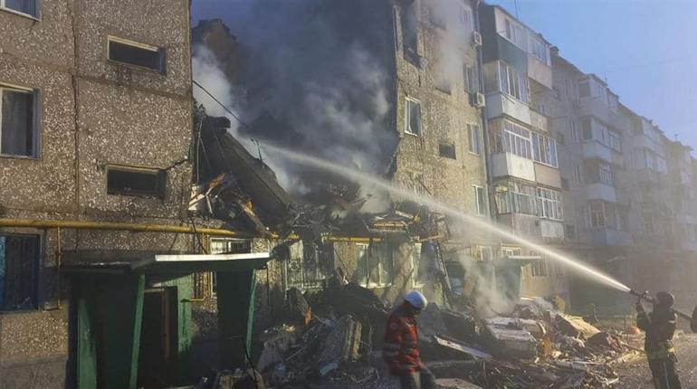 У Сумах є загиблі через влучання ворожого БпЛА у п'ятиповерховий будинок