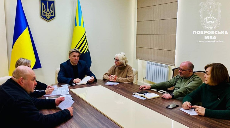 Влаштував в Покровську незаконну стоянку для машин: адмінкомісія наклала штраф