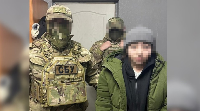В Запоріжжі затримано студентку за шпигунство і коригування ударів по підприємствах