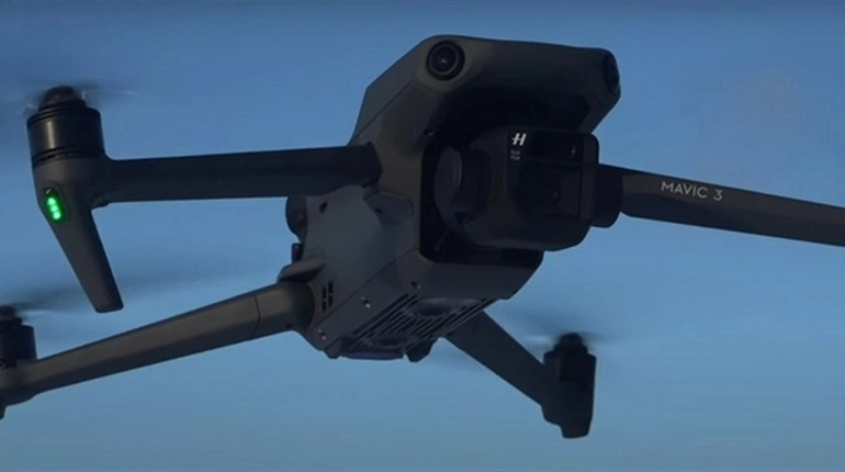 Літайте до небес: Квадрокоптер DJI Mavic 3