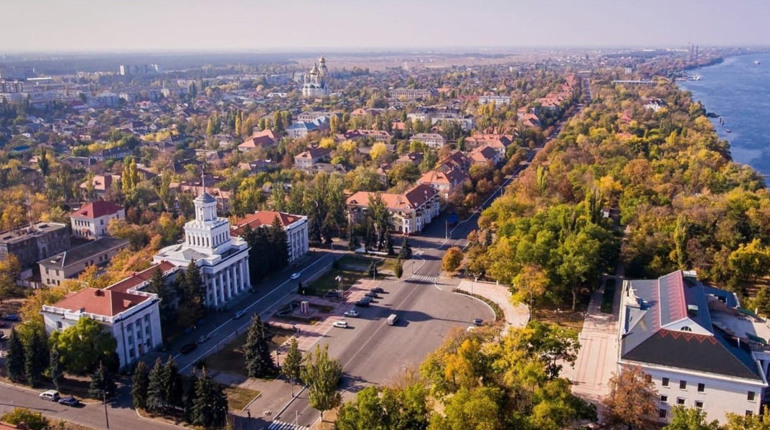 Гуманітарна криза у Каховці: місто без електрики, опалення та води вже п'ять днів