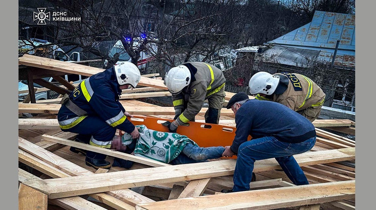 Зводили дах та отримали травми: випадок у Ржищеві
