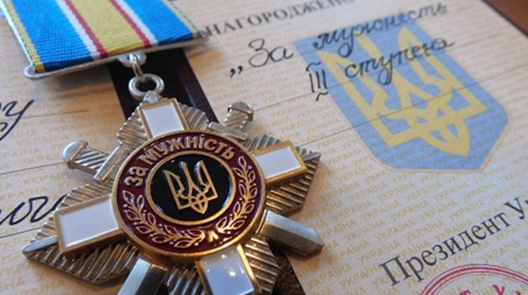 В Южному трьох військовослужбовців відзначили державними нагородами (посмертно)