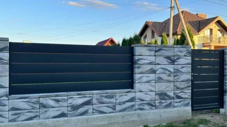 Як обрати цеглу для паркану, що витримає зиму