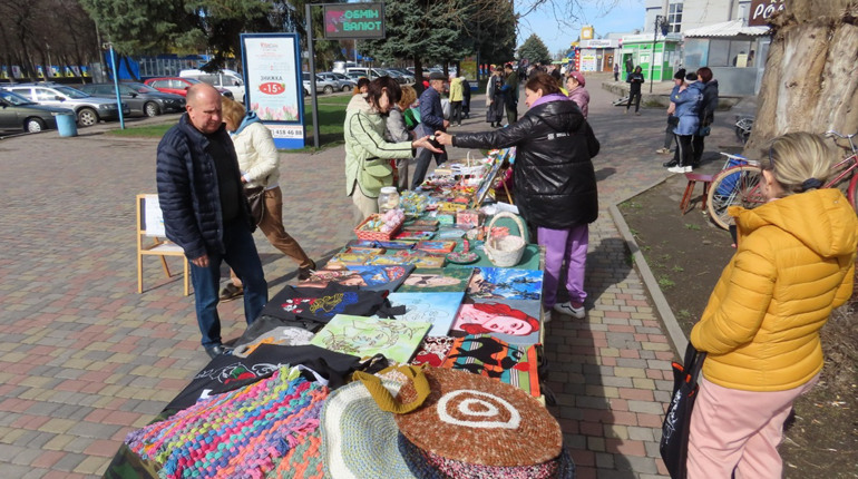 В активі майстринь ще один благодійний ярмарок