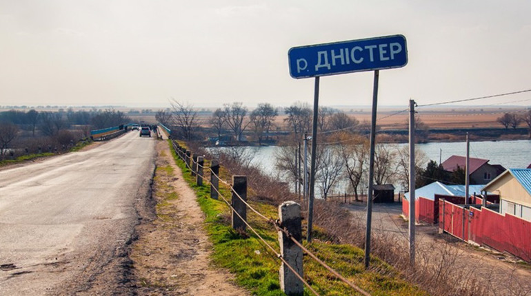 Двоє браконьєрів з Маяківської громади ловили на Дністрі рибу забороненим знаряддям