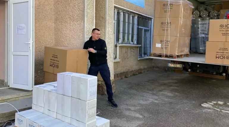 Міжнародна організація з міграції надала понад 6 млн грн для ВПО з Луганщини. Де видають гуманітарку