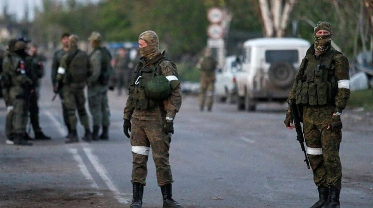 У Генічеську знову посилились по квартирні обшуки українців. Кого шукають окупанти?