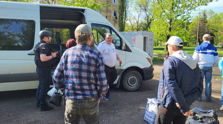 Обов'язкова евакуація цивільних мешканців Торецької громади: автобус відправляється 20 квітня