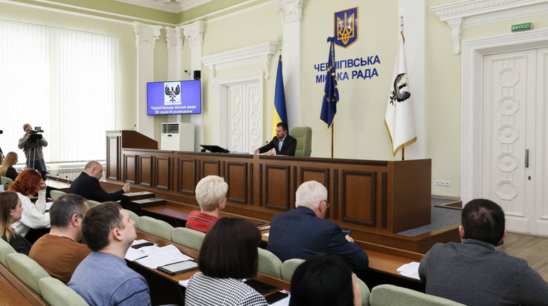 Чернігівська міськрада провела позачергову сесію: підтримка ЗСУ, відновлення інфраструктури