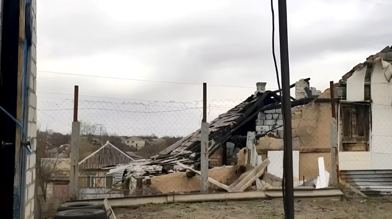 Обстріл Кремінної. Окупанти звинувачують ЗСУ у скиді з дрону боєприпасів з отруйними речовинами
