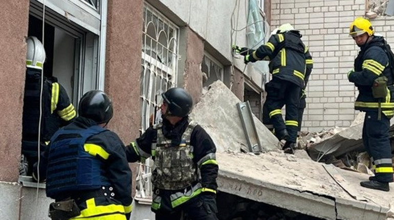 Корюківчанка Світлана Гончаренко 17 квітня була біля місця влучання ракет у Чернігові. Що бачила