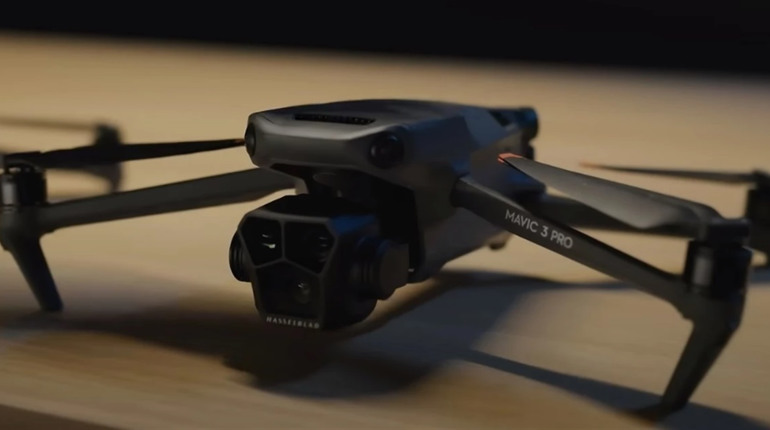 Високоякісні знімки з висоти пташиного польоту: Квадрокоптер DJI Mavic 3 Pro