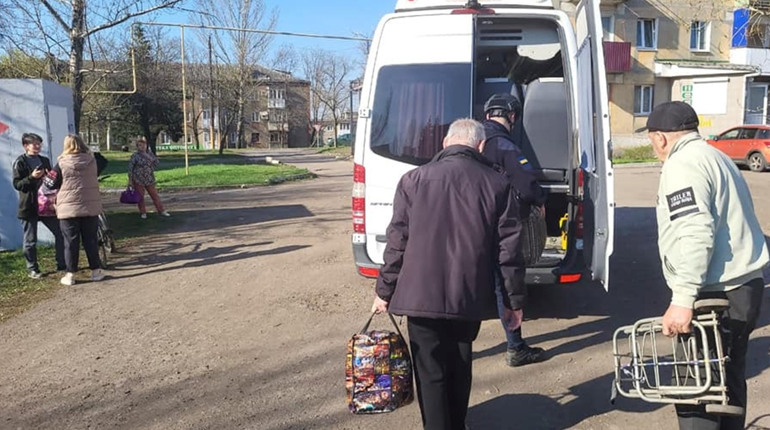 Безплатна евакуація мешканців Торецької громади до Волинської області. Де можна оселитися на Волині