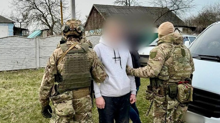 Шахрай під виглядом відомого волонтера ошукав одеситку на понад мільйон гривень