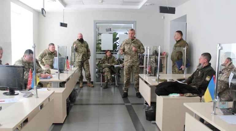 Як працюють муніципальні рекрутингові центри та помічники ветеранів у Вінницькому ЦНАПі