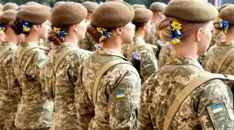 Новий закон про мобілізацію: хто з жінок зобов’язаний стати на військовий облік