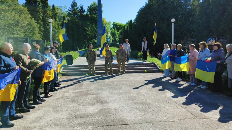 У Мені вшанували День пам’яті та перемоги над нацизмом у Другій світовій війні