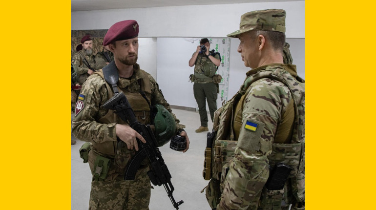 Олександр Ботвіньєв із Первомайська отримав іменний годинник від Головнокомандувача ЗСУ