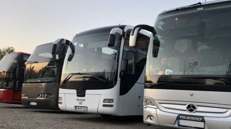 Як підготуватися до подорожі автобусом за кордон?