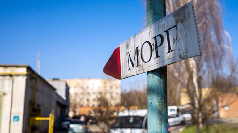 Небіжчикам не вистачає місць. На окупованій Луганщині розгортають додаткові морги для вбитих росіян