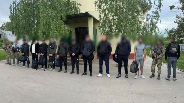 Через Старокозаче "команда" з 11 чоловіків збиралася перетнути українсько-молдовський кордон