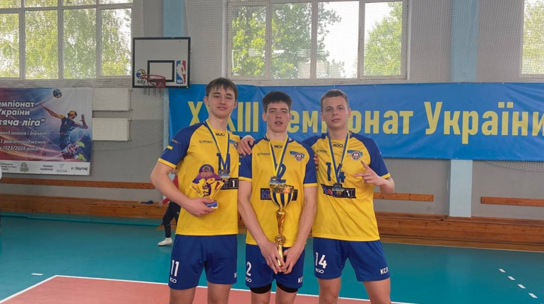 Нікопольський волейболіст здобув срібло Чемпіонату України