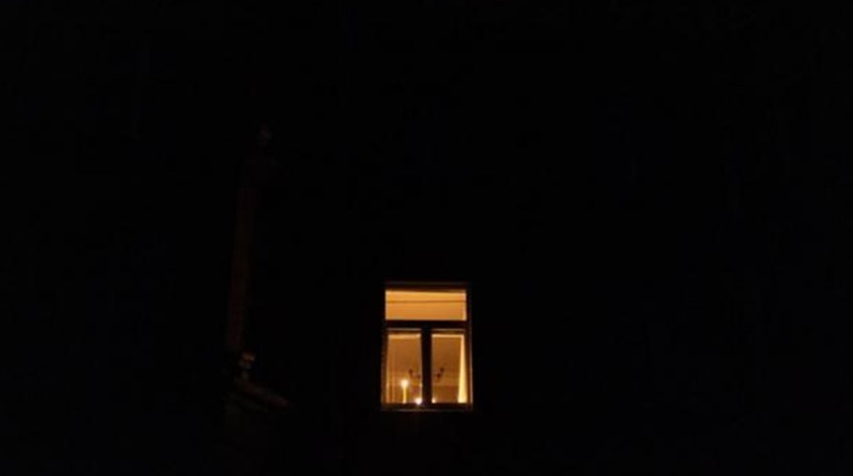 Окупаційне “Херсонобленерго” повідомило про відключення світла на лівобережжі