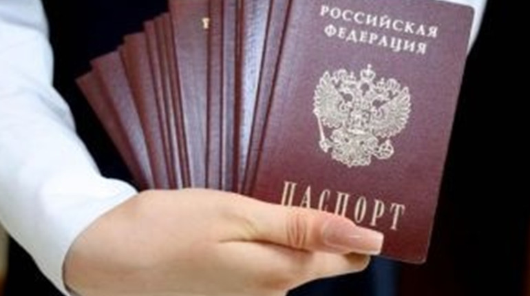 Окупанти збираються перевести українців з ТОТ у статус іноземців