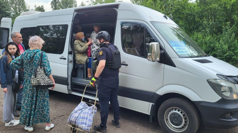 Безкоштовна евакуація з Торецької громади до Дніпра: врятуйте своє життя та життя рятувальників