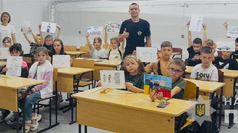 «Мій Шериф»: у Нікопольському районі пройшов конкурс малюнків до Дня поліцейського офіцера громади
