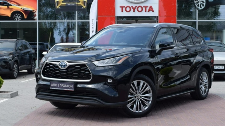 Як придбати б/у Toyota онлайн