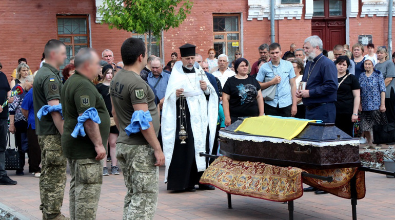 У Ніжинській громаді прощалися із загиблим воїном – головним сержантом Миколою Ковтуном0