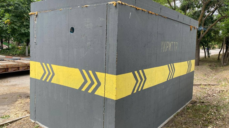В мікрорайоні Острів у Херсоні з'являються нові укриття