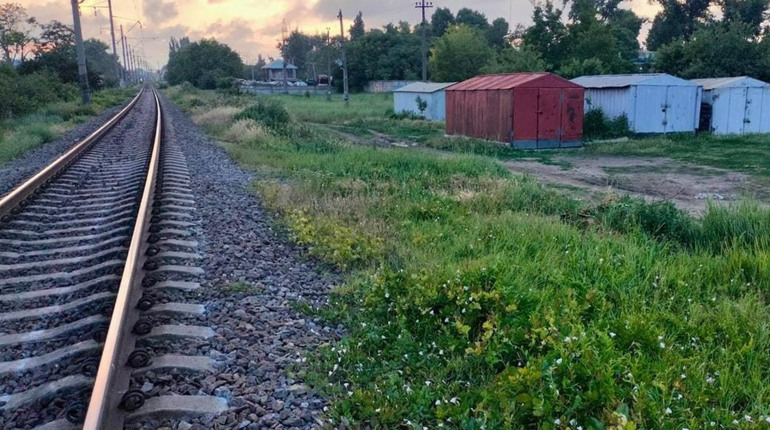 В Одесі на Заставі потяг збив жінку, яка не встигла перебігти залізничні колії