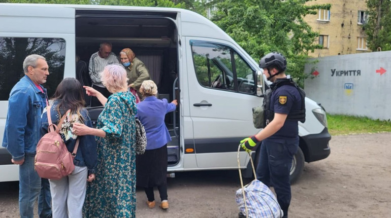 Безкоштовна евакуація з Торецька до Рівненської області: як врятувати свою родину від обстрілів