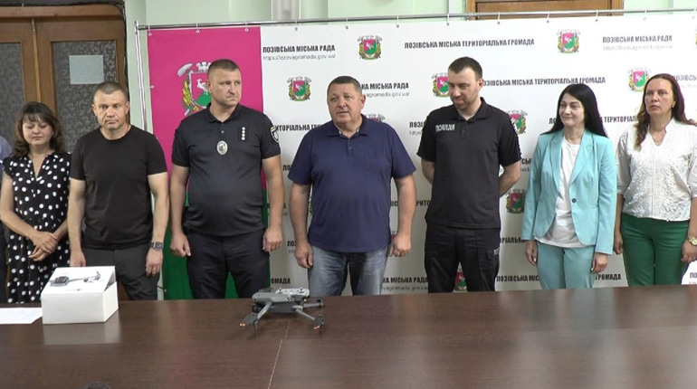 Дрон допомагатиме поліцейським Лозівської громади. Що робитиме квадрокоптер