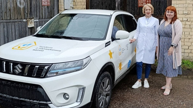 Позашляховик для обслуговування малюків отримала Менська лікарська амбулаторія