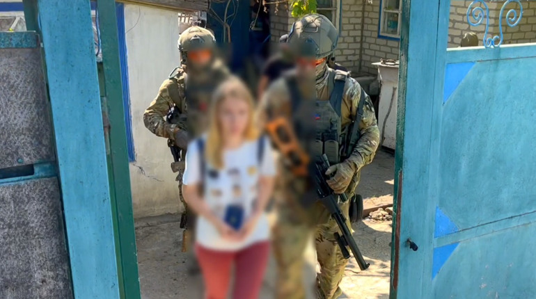 На Луганщині окупанти звинуватили місцеву жительку в фінансуванні "Азова" та "Правого сектору"